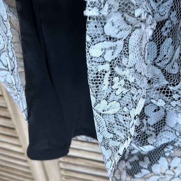 Sleeveless Black and White Dress Lined With Collar Size Small - Picture 5 of 10